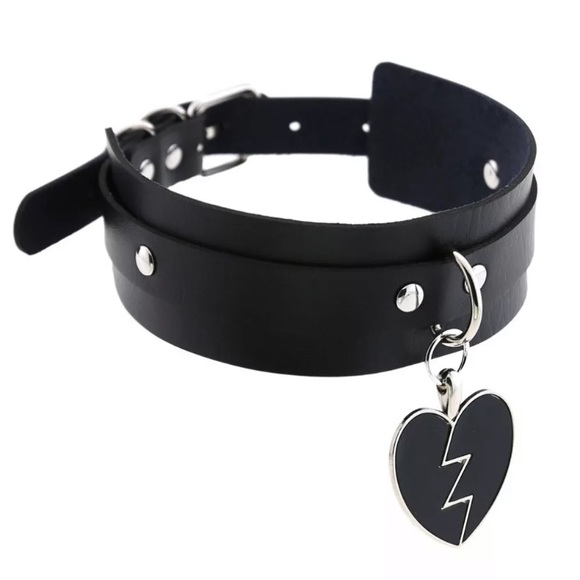 Punk Heart Leather Choker Collar Goth fashion - Picture 2 of 6